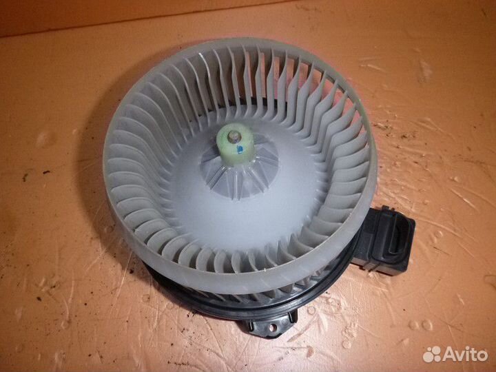 Моторчик печки honda civic 4D 2006