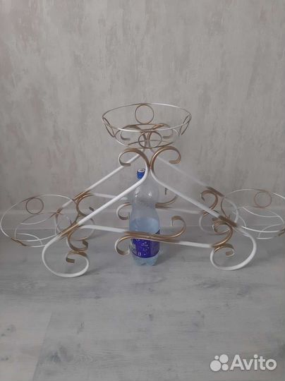 Подставка под цветы металлическая