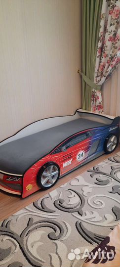 Детская кровать машина