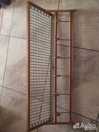 Вешалка настенная металлическая