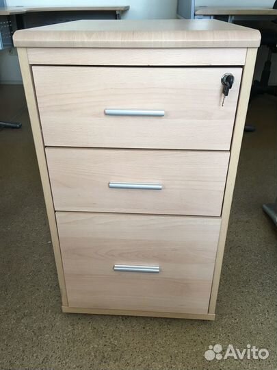 Тумба с выдвижными ящиками