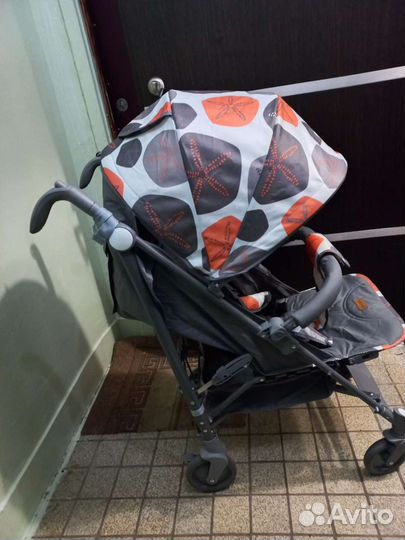Прогулочная коляска трость новая