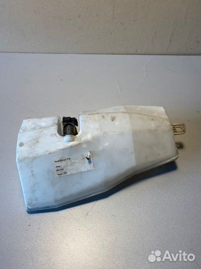 Бачок омывателя Renault Duster