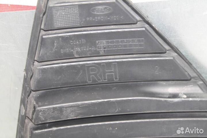 Решетка в бампер правая Ford Focus 3 2011