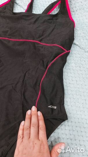 Купальник и шапочки для бассейна