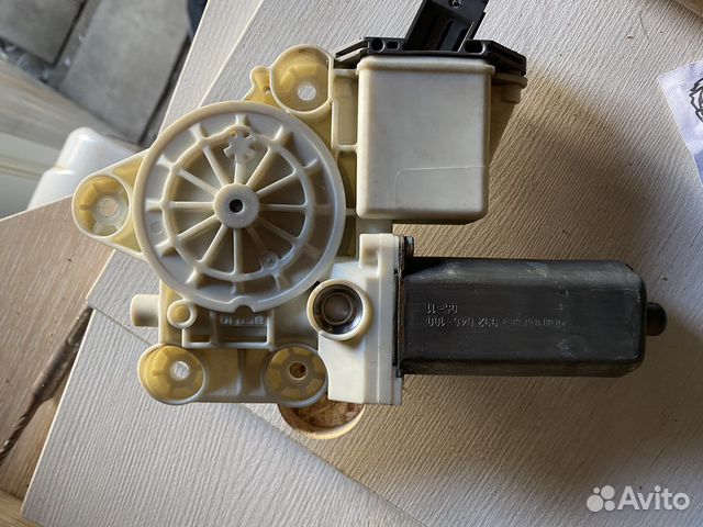 Механизм стеклоподьемника правый передний