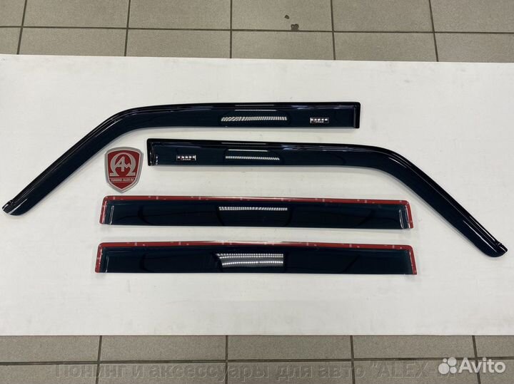 Дефлектора на окна тёмные Mitsubishi Pajero II