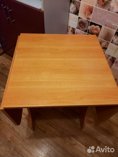 Кухонный стол