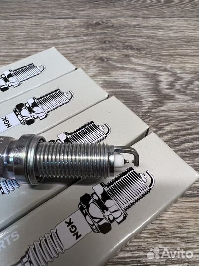 Свечи зажигания Nissan, 22401-1KT1B