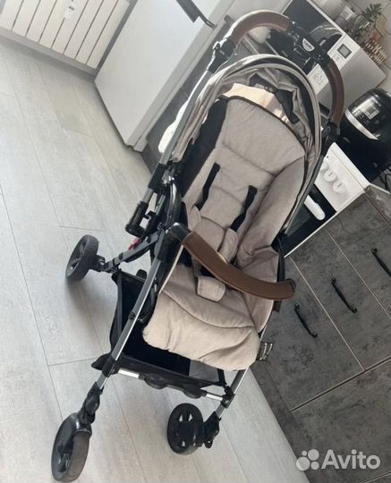 Коляска прогулочная capella
