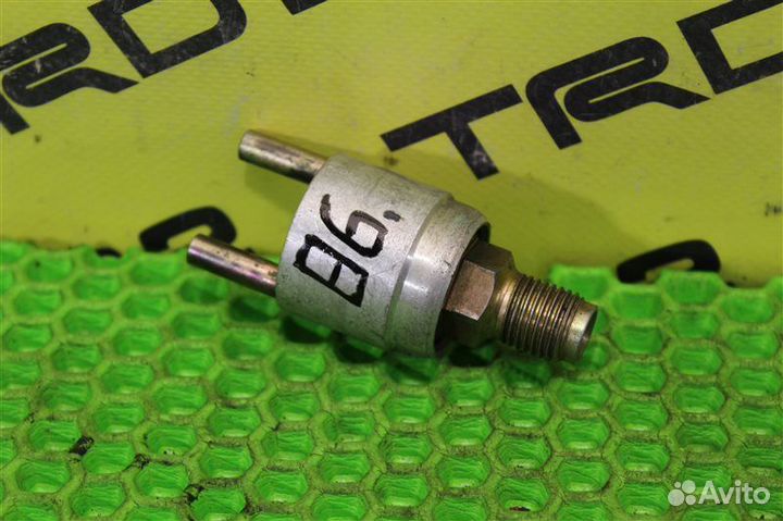 Клапан гидроусилителя Toyota Mark 2 JZX100 1JZ-GE