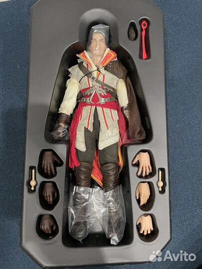 Фигурка Assassin'S Creed 2 Ezio dam toys 1/6