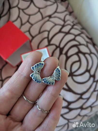 Изящные серебряные сережки Sunlight