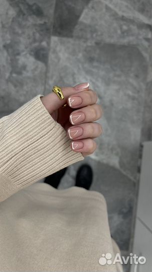 Модель на маникюр покрытие гель-лак