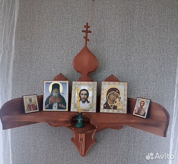 Угловой иконостас