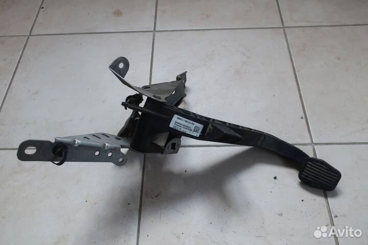 Педаль сцепления 4M51-7B633-AS Форд Фокус 2 Focus