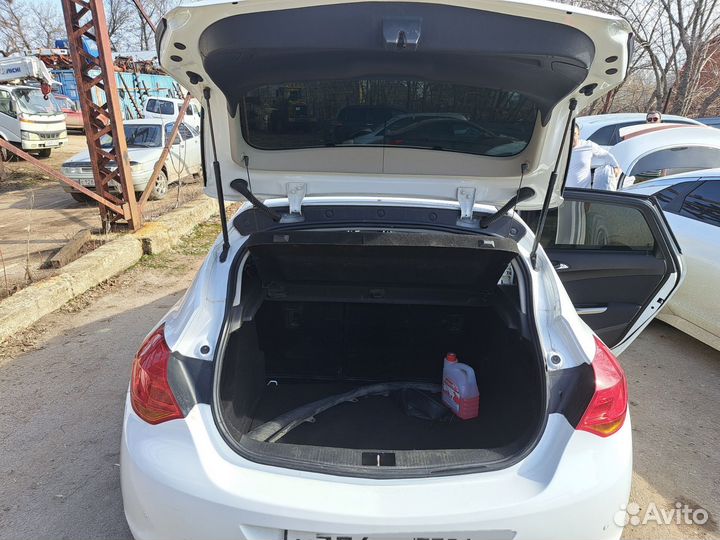 Opel Astra 1.6 AT, 2010, 235 000 км