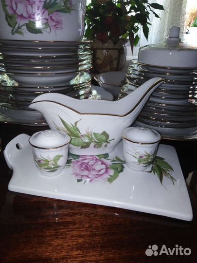 Столовый сервиз 