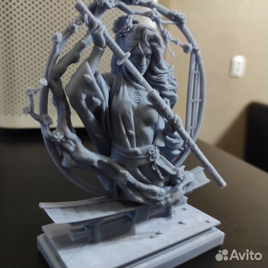 Коллекционная фигурка красивой девушки 13,5см