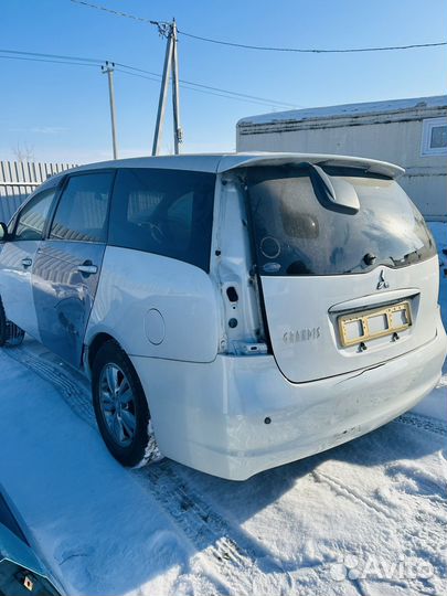 Крышка багажника на mitsubishi grandis 2006