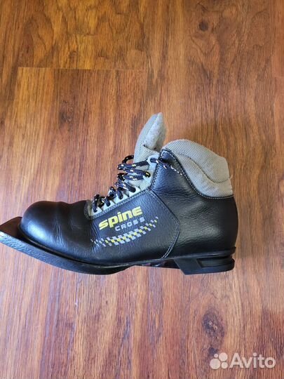 Лыжные ботинки 38 размер на 37