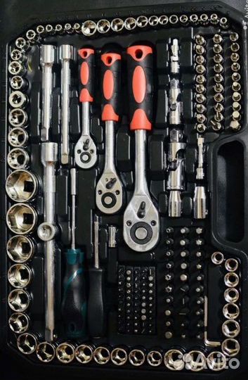 Инструменты в кейсе 219 предметов