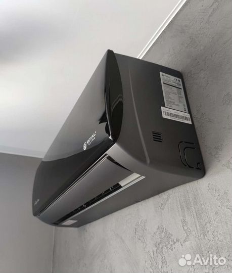 Кондиционер чёрный сплит-система