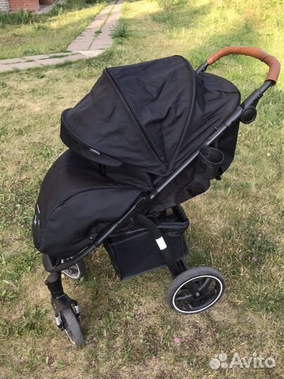 Прогулочная коляска tomix