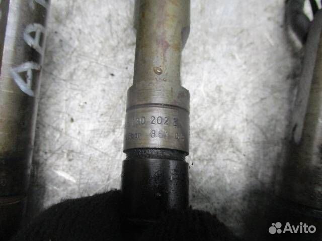 Форсунка топливная Audi 100 4A/C4 1993 046130202E