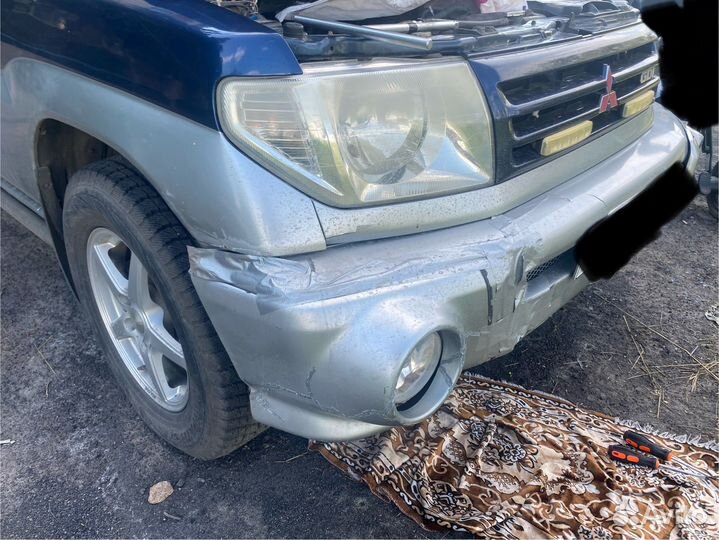 Бампер Mitsubishi pajero io