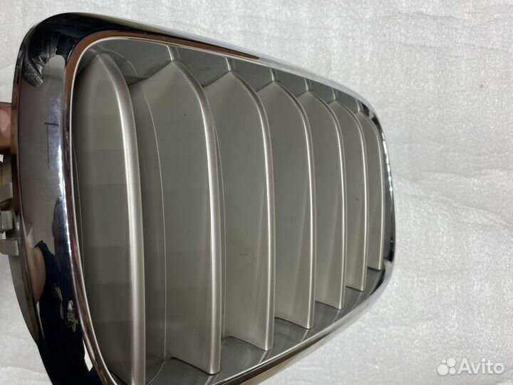 Декоративная решетка левая BMW F15