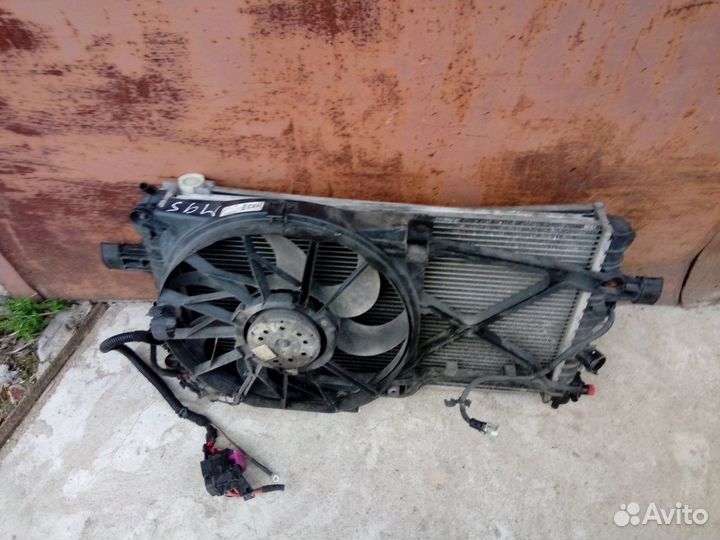 Диффузор вентилятора Opel Astra H 1.8 Z18XER 2008