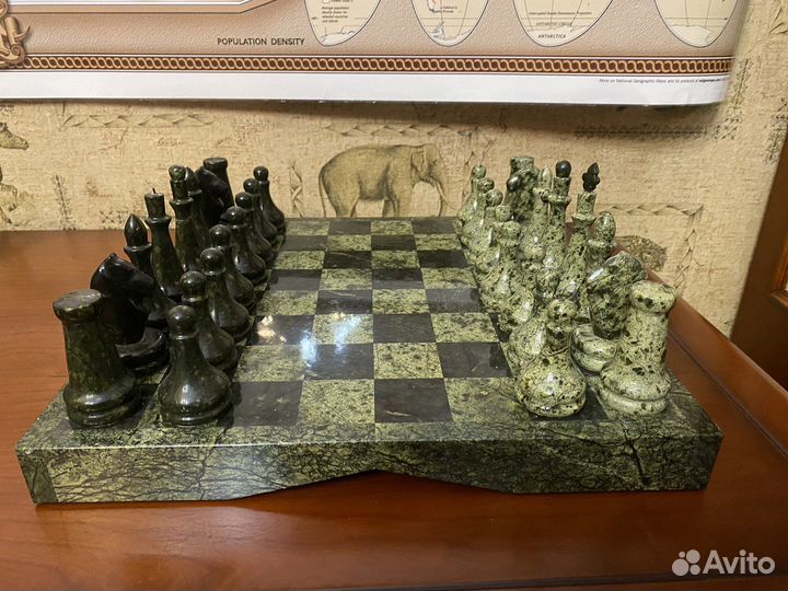 Шахматы из змеевика