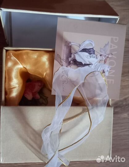 Фарфоровая статуэтка Pavone