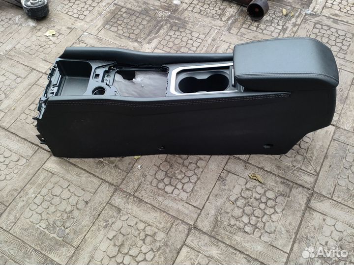 Чери Тигго 4 про подлокотник