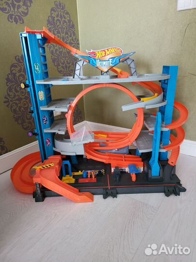 Гараж Mattel Hot Wheels City Ultimate Garage
