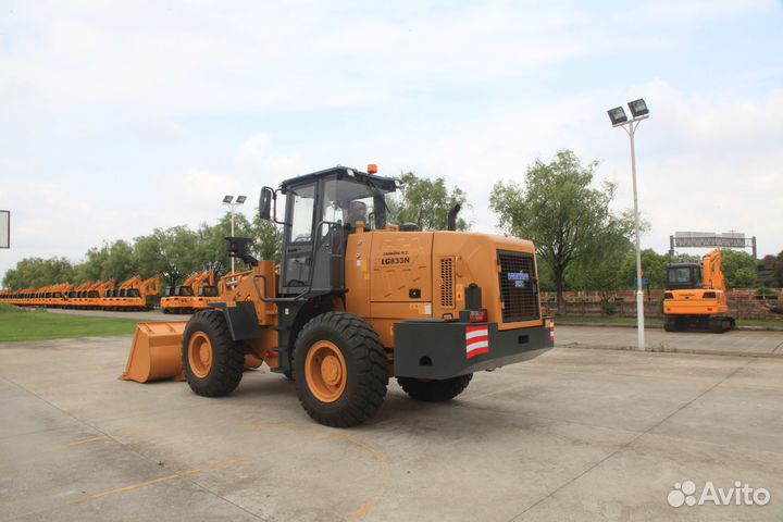 Фронтальный погрузчик Lonking LG833N, 2023