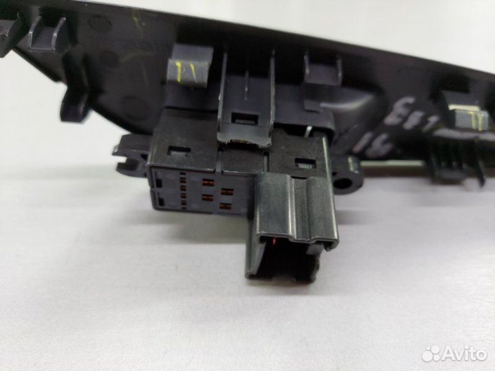 Блок управления стеклами задний левый Nissan Teana