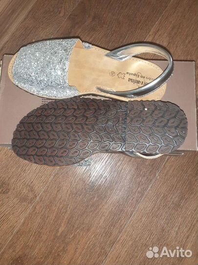 Босоножки для девочки новые