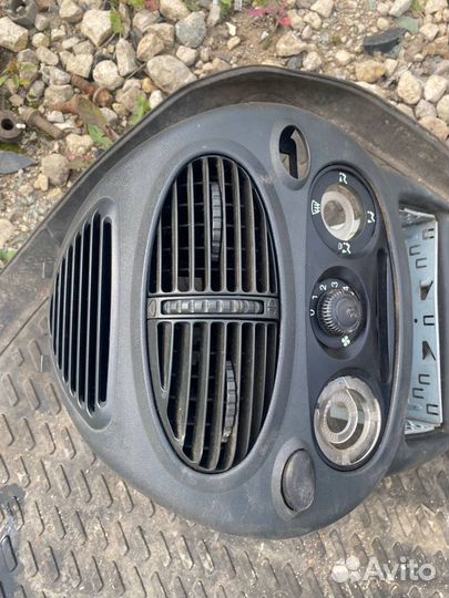 Накладка консоли LADA Kalina седан 1.6 2007