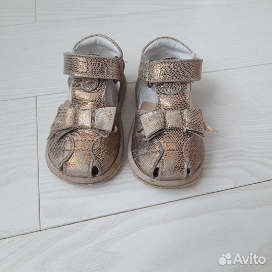 Сандалии для девочки