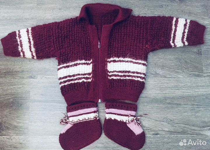 Кофта на замке и пинетки