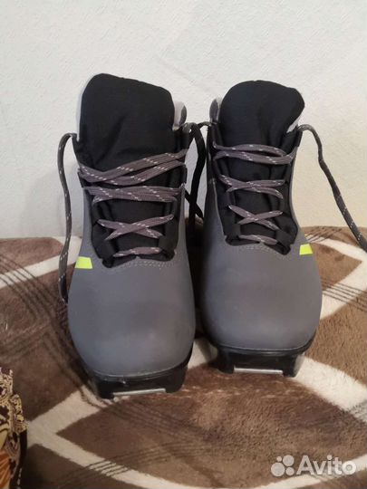 Лыжные ботинки р 36