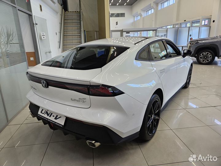 Changan UNI-V 1.5 AMT, 2024