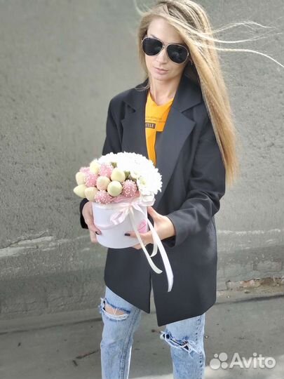 Съедобные букеты из клубники