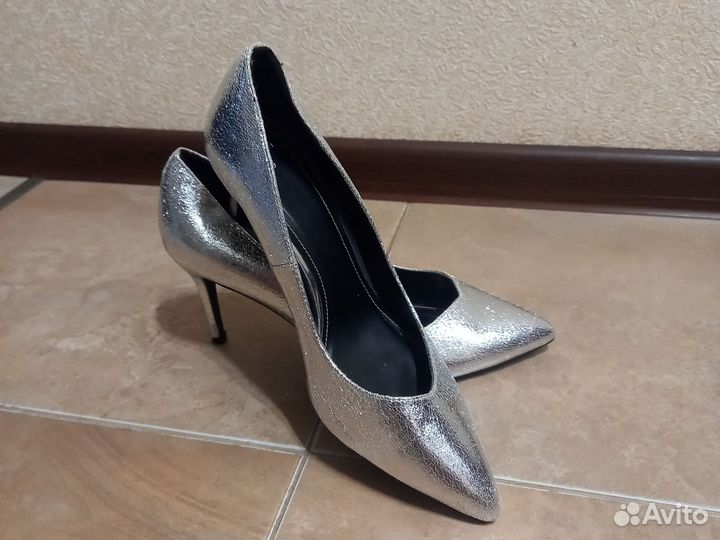Туфли серебристые 39 размер