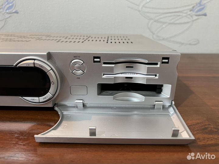 Спутниковый ресивер Golden Interstar DSR-7800crci