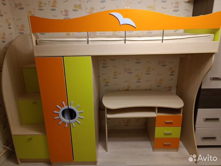 Кровать-чердак с рабочим столом