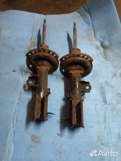 Передние стойки на hyundai solaris