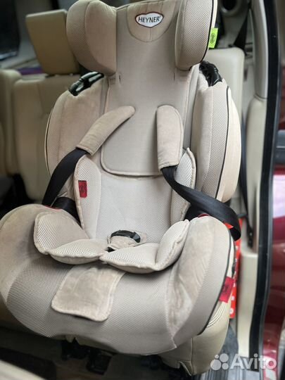 Автомобильное кресло Heyner